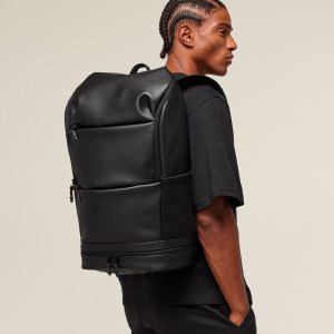 Sleek Backpack I1A8A-758