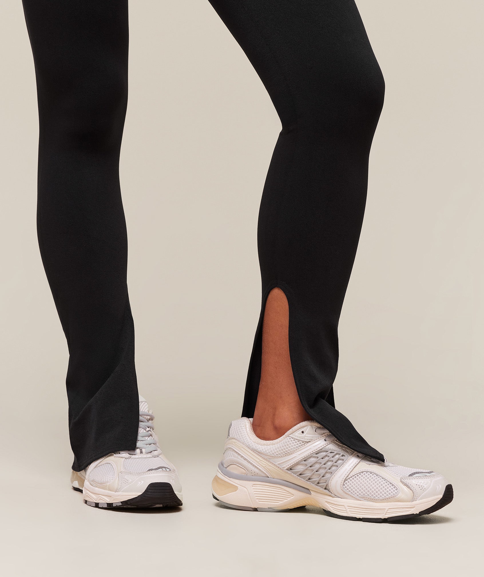 everywear Warp Knit Flare Leggings B1C8O-990 - Image 5